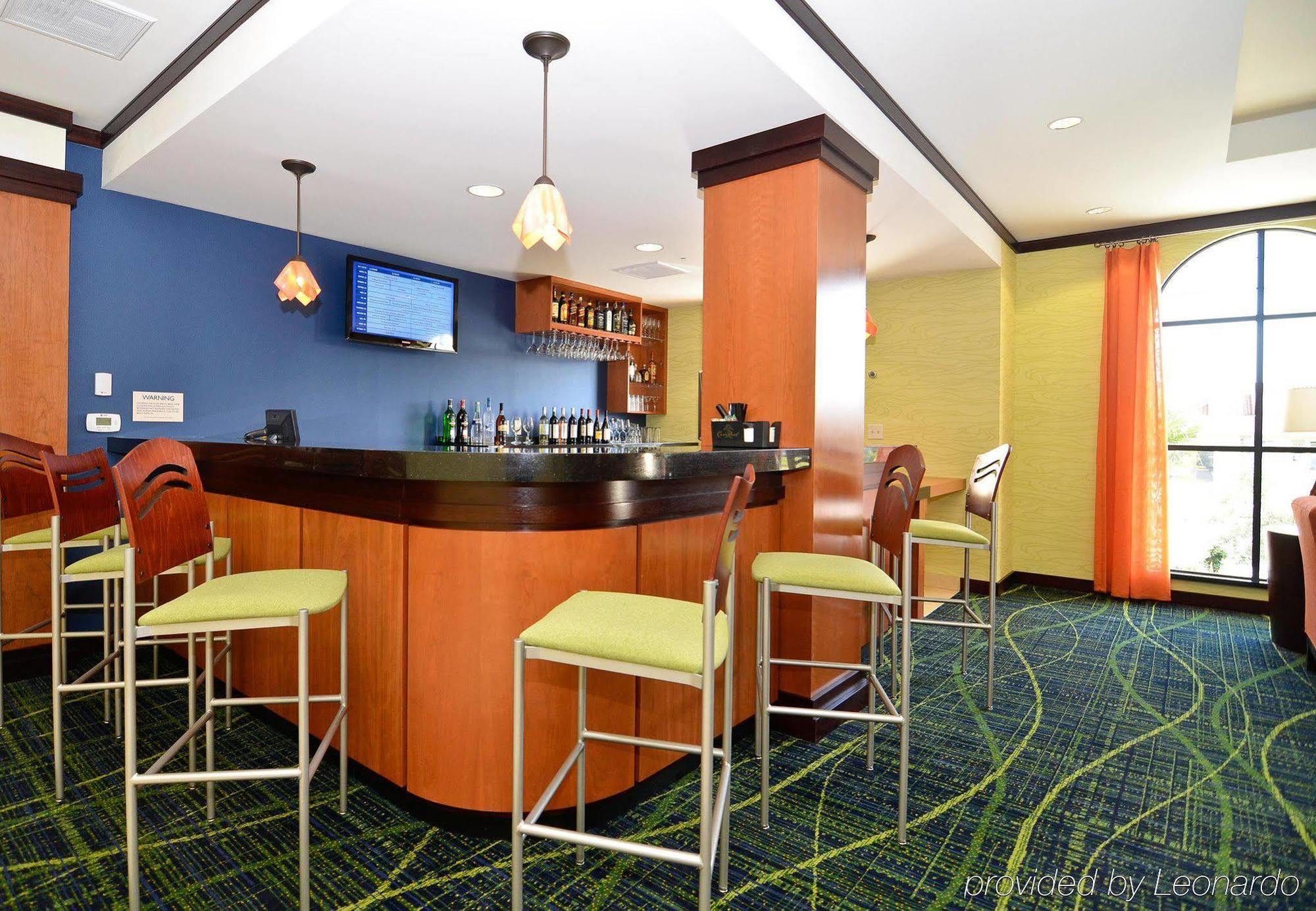 Fairfield Inn & Suites Santa Cruz - Capitola Restaurang bild